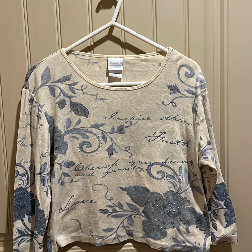 Beautiful long sleeve T-shirt my morning sun. Size large.